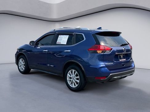 Used 2017 Nissan Rogue SV FWD image 3