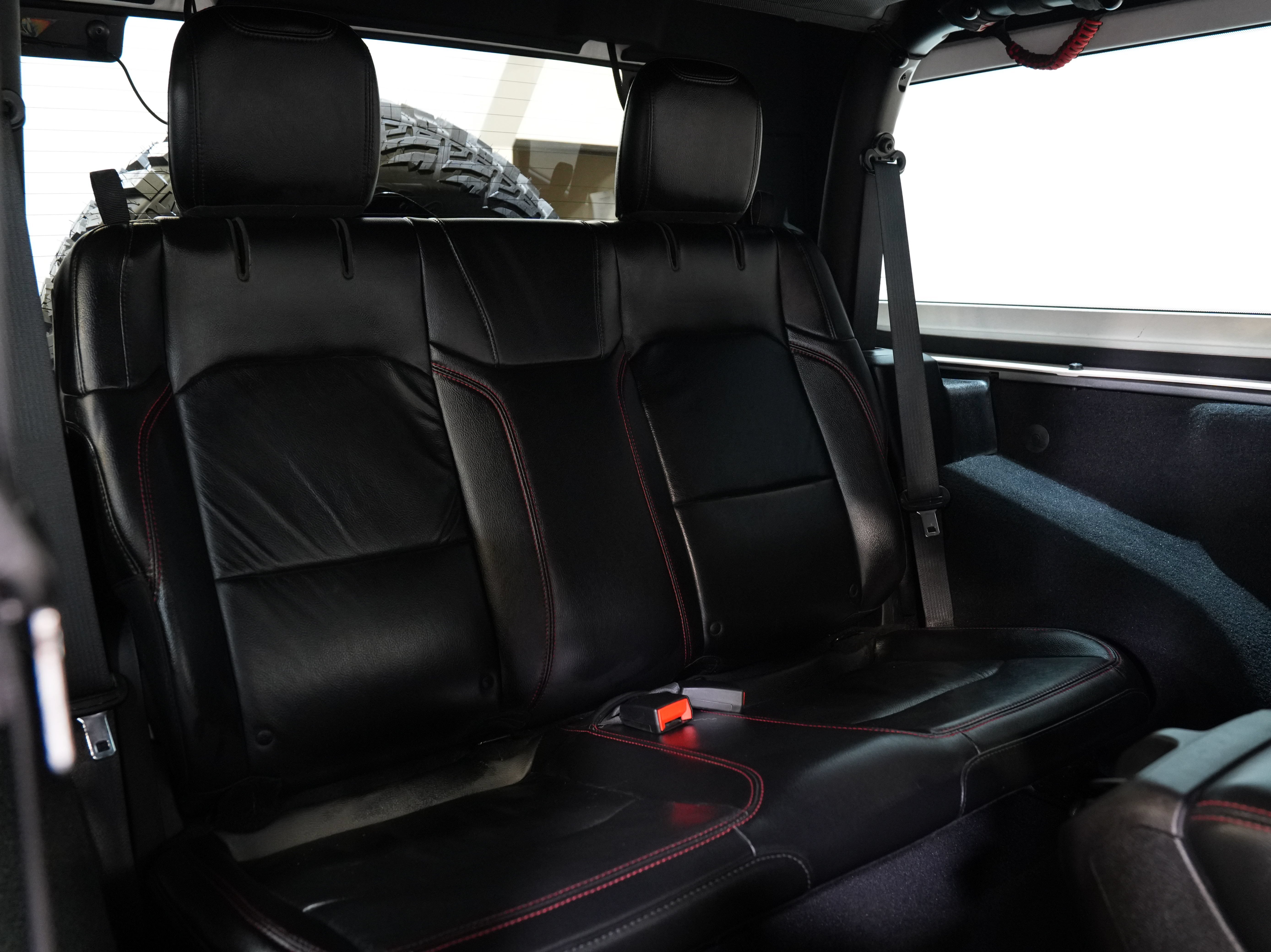 Used 2018 Jeep Wrangler Rubicon AWD/4WD image 35
