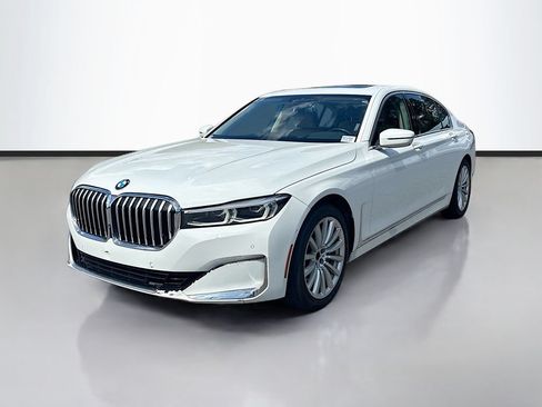 Used 2022 BMW 740i w/ Premium Package RWD image 7