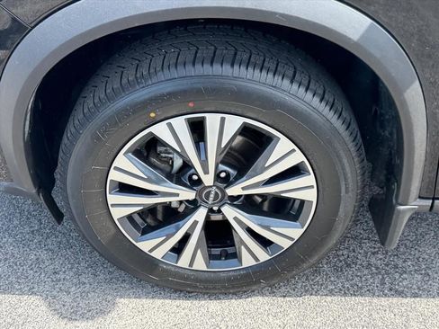 Used 2023 Nissan Rogue SV w/ SV Premium Package AWD/4WD image 17