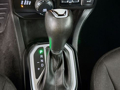 Used 2019 Jeep Renegade Sport w/ UConnect 7.0 Group AWD/4WD image 19