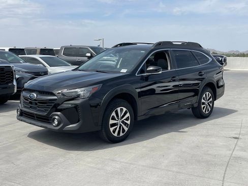 Used 2024 Subaru Outback Premium image 4