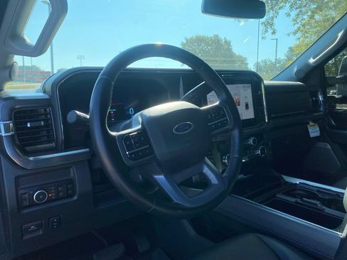 Used 2025 Ford F250 Lariat w/ Black Appearance Package AWD/4WD image 12