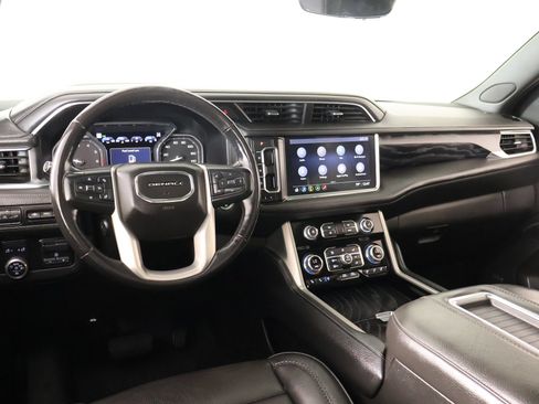 Used 2021 GMC Yukon XL Denali w/ Denali Premium Package AWD/4WD image 2