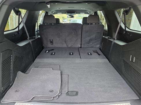 Used 2024 Chevrolet Suburban RST image 14