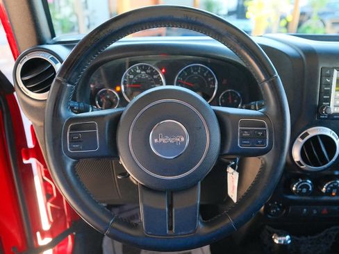 Used 2015 Jeep Wrangler Unlimited Sahara AWD/4WD image 14