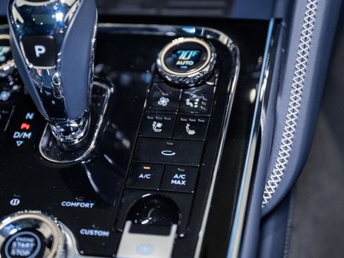 Certified 2024 Bentley Flying Spur V8 AWD/4WD image 52
