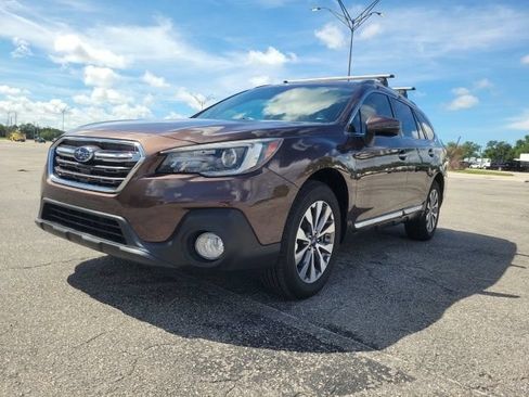 Used 2019 Subaru Outback 2.5i Touring w/ Popular Package #3A AWD/4WD image 2