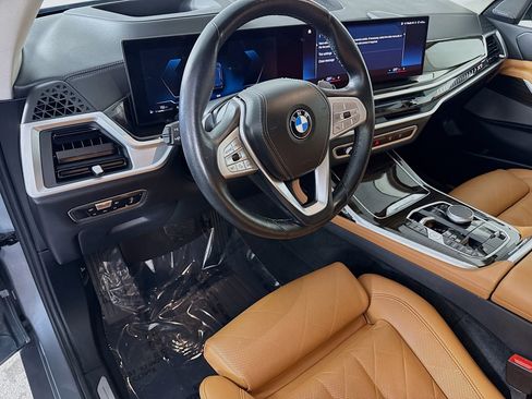 Used 2023 BMW X7 xDrive40i w/ Premium Package image 23