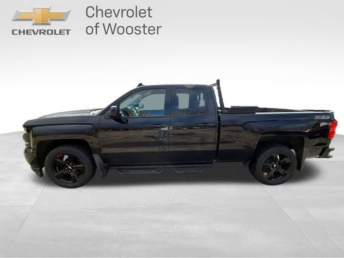 Used 2017 Chevrolet Silverado 1500 LT w/ Redline Edition image 2