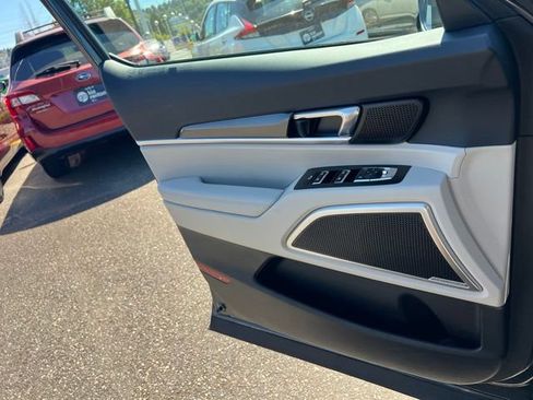 Certified 2024 Kia Telluride S w/ S Sunroof Package AWD/4WD image 17