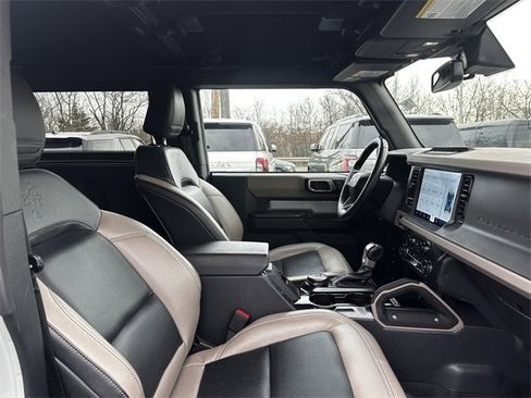 Certified 2024 Ford Bronco Big Bend w/ Sasquatch Package image 32