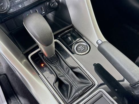 Used 2019 Mitsubishi Eclipse Cross LE image 17