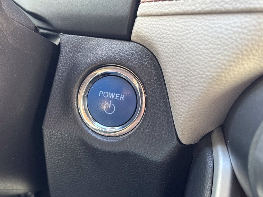 Used 2021 Toyota RAV4 XLE Premium AWD/4WD image 20