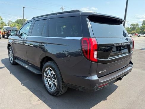 Used 2025 Ford Expedition Active AWD/4WD image 8