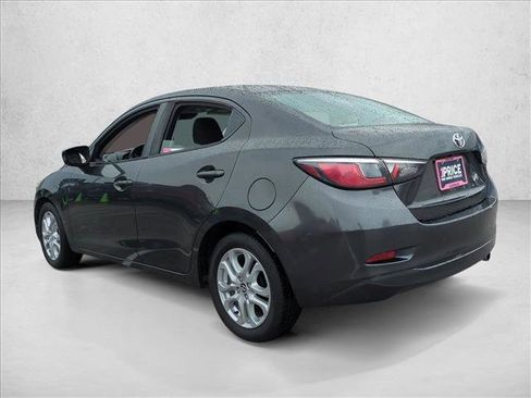 Used 2017 Toyota Yaris iA FWD image 8