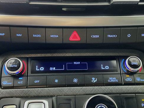 Used 2024 Hyundai Palisade Limited FWD image 26