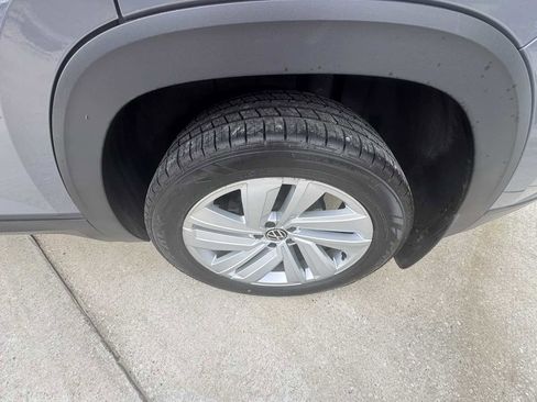 Used 2021 Volkswagen Atlas Cross Sport SE image 32