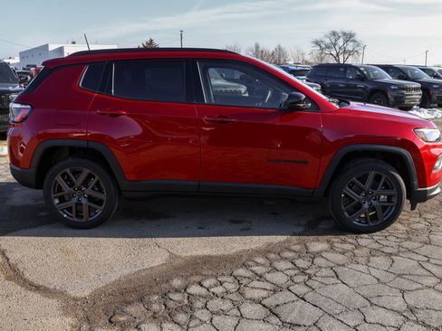 New 2026 Jeep Compass Latitude image 9