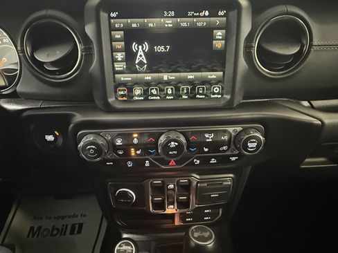 Used 2021 Jeep Wrangler Unlimited Sahara image 29