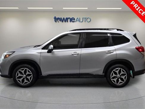 Used 2019 Subaru Forester Premium w/ All-Weather Package image 3