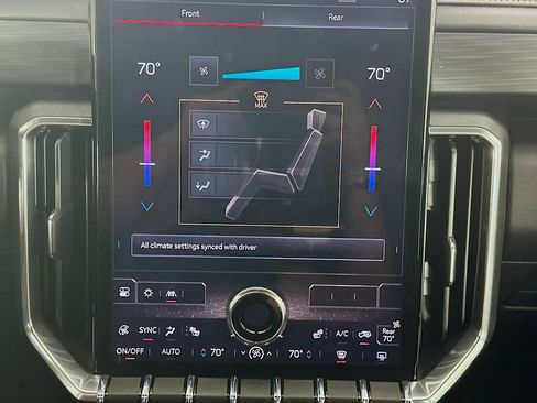 Used 2025 GMC Acadia Elevation image 24