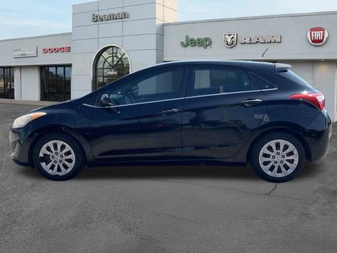Used 2017 Hyundai Elantra GT FWD image 4