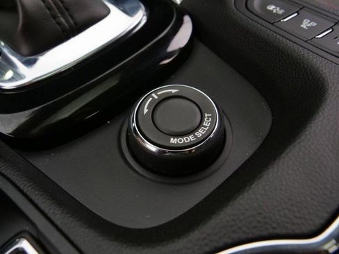 Used 2015 Chevrolet SS / 6.2L V8 / Sunroof / Heated & image 10