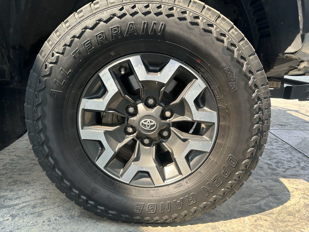 Used 2020 Toyota Tacoma TRD Off-Road w/ Technology Package AWD/4WD image 10