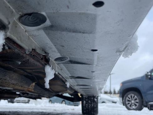 Used 2006 Pontiac Vibe AWD w/ Sun And Sound Package image 25