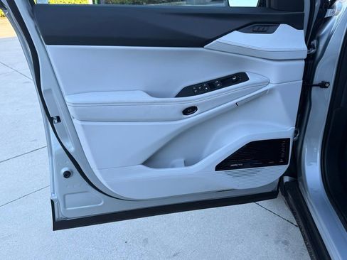 New 2026 Jeep Cherokee Overland w/ Advanced Pro Tech Group AWD/4WD image 30
