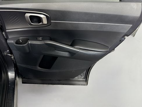 Used 2024 Kia Sorento S image 28