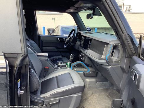 Used 2024 Ford Bronco Black Diamond image 16
