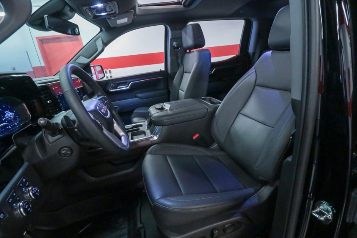 Used 2023 GMC Sierra 1500 SLT AWD/4WD image 11