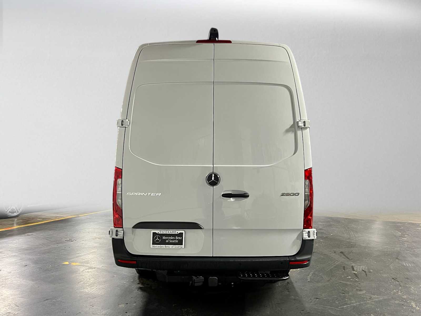 Used 2026 Mercedes-Benz Sprinter 2500 image 4