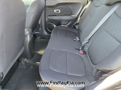 Used 2016 Kia Soul image 12