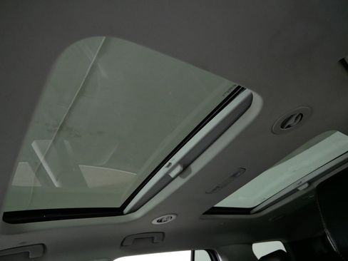 Used 2019 Chevrolet Traverse Premier image 31