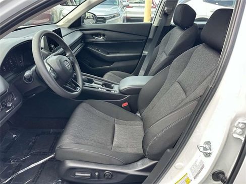 Certified 2025 Honda Accord SE image 13