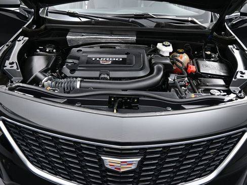 Certified 2022 Cadillac XT4 Premium Luxury w/ Enhanced Visibility Package image 23