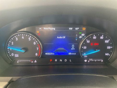 Used 2022 Ford Explorer XLT image 2