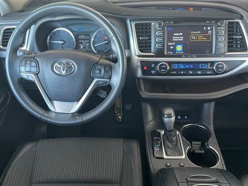 Used 2016 Toyota Highlander Plus image 12