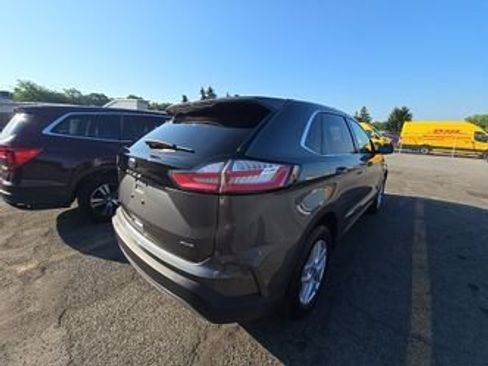 Used 2024 Ford Edge SEL w/ Convenience Package AWD/4WD image 4