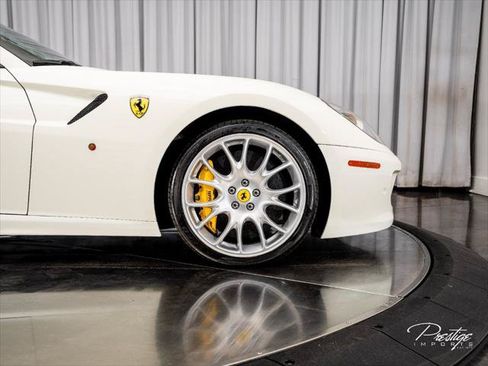 Used 2011 Ferrari 599 GTB Fiorano RWD image 18