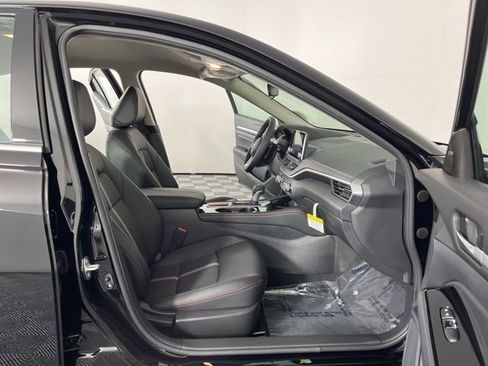 New 2025 Nissan Altima 2.5 SR image 40