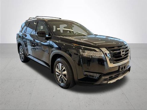 Certified 2024 Nissan Pathfinder SL w/ Cargo Package AWD/4WD image 6