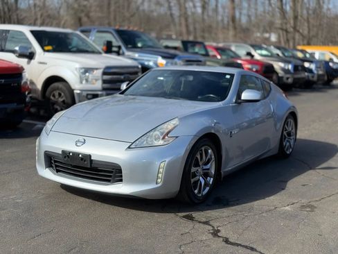 Used 2014 Nissan 370Z Coupe image 3