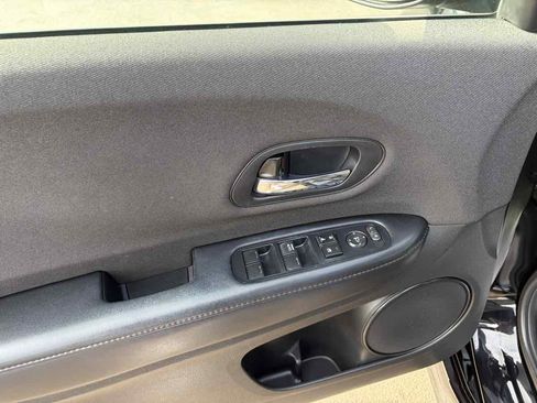 Used 2019 Honda HR-V Sport image 16