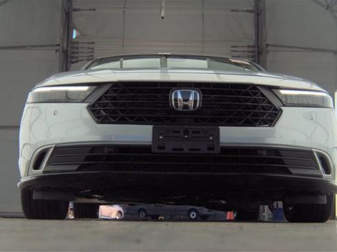 Used 2025 Honda Accord EX-L image 3