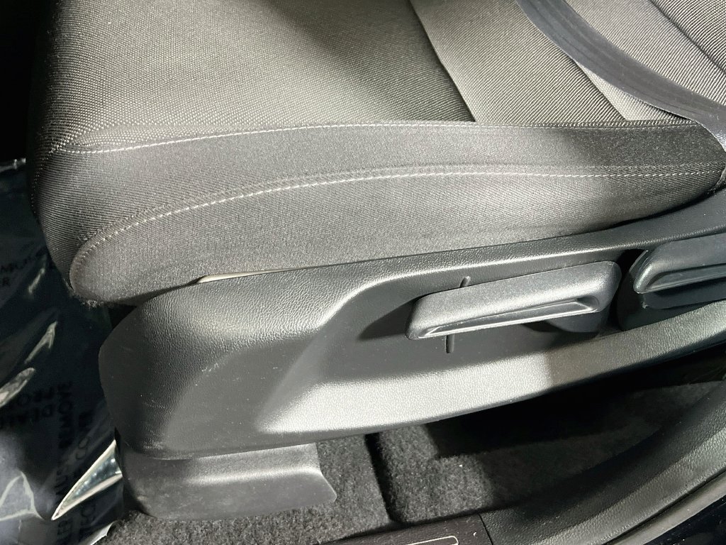Used 2025 Honda CR-V LX image 17