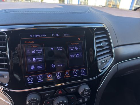 Used 2019 Jeep Grand Cherokee Overland image 23